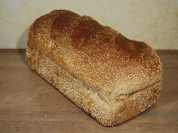 Bruin Tarwebrood Sesam